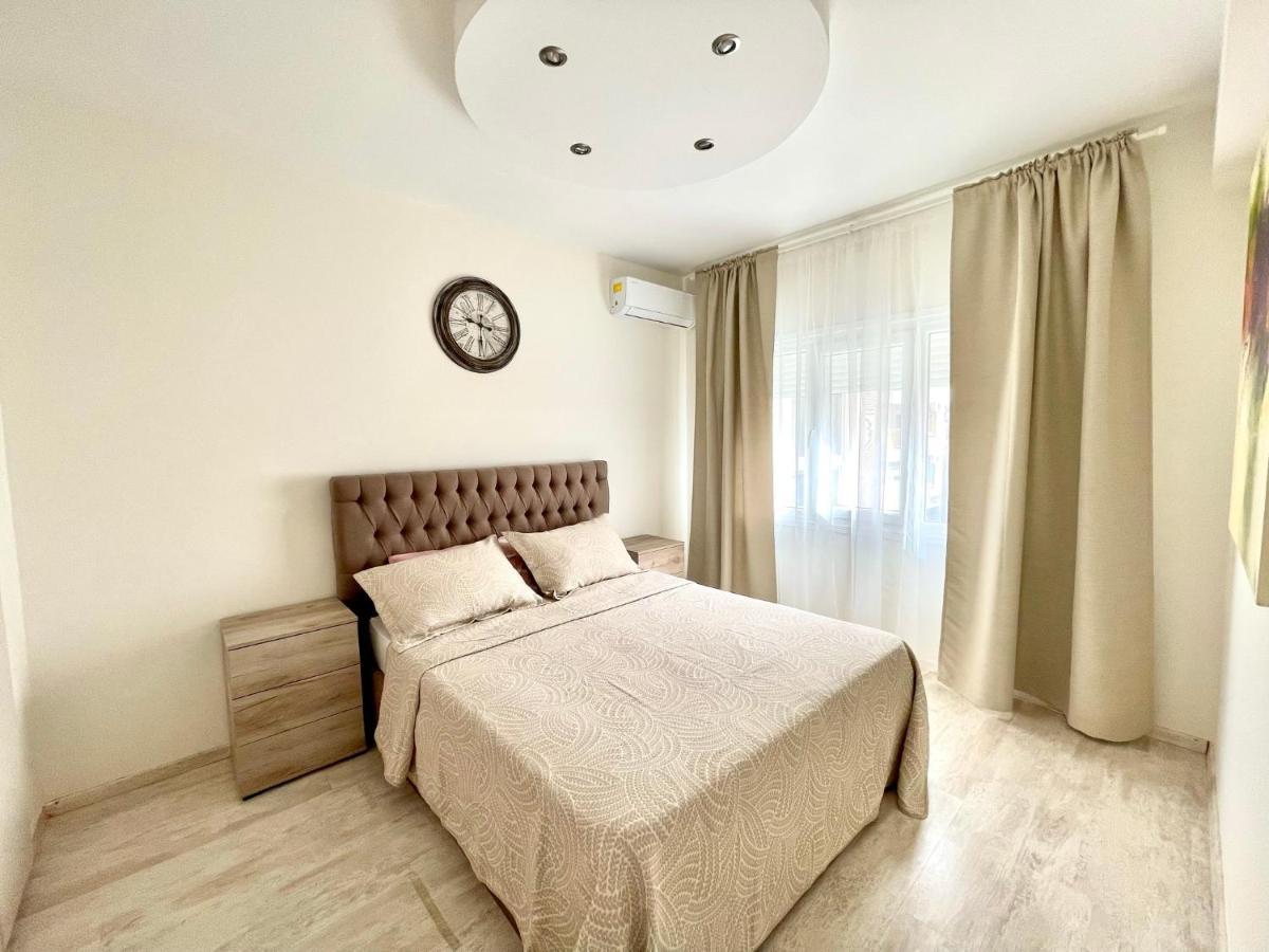 100 M To The Beach Sea La Vie 3 Bedroom Apartment Limassol Bagian luar foto